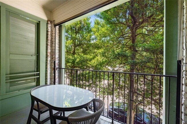 Building Photo - 124 Lafayette Dr NE