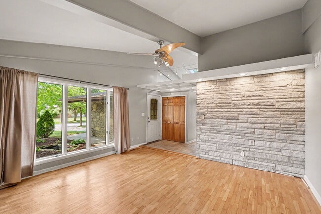 Building Photo - Well Maintained 3 bedroom Rental Home- $1650/Month