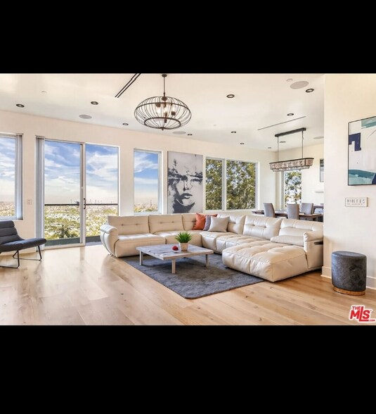 Building Photo - 1610 Viewmont Dr