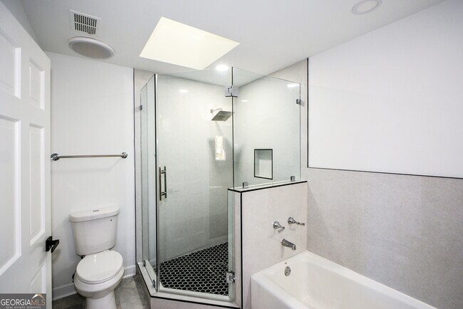 Building Photo - 2704 Margaret Mitchell Dr NW