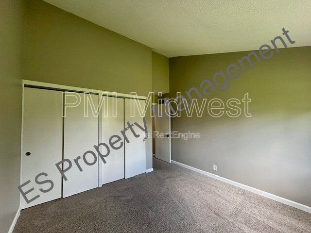 Building Photo - 6627 Live Oak Rd