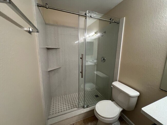 Building Photo - 9824 Cross Creek Way