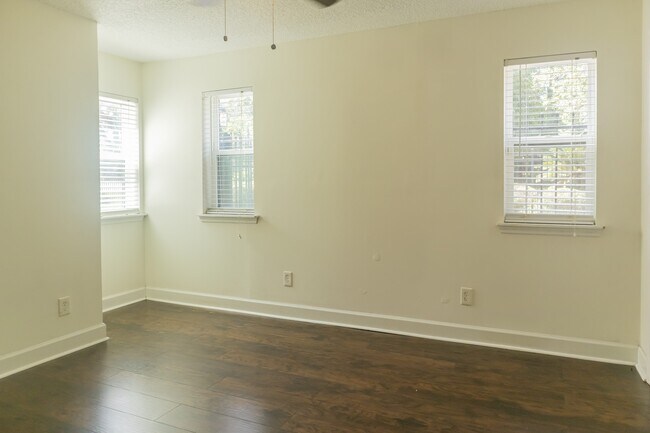 Building Photo - 5615 San Juan Ave