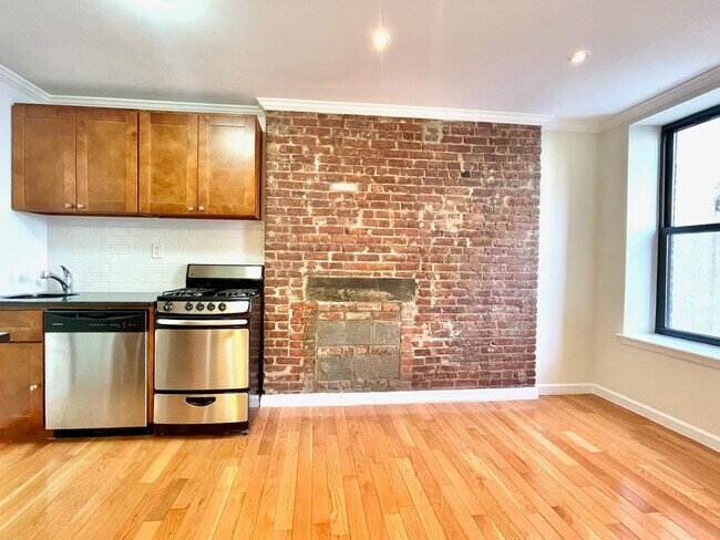 Building Photo - 239 Henry St