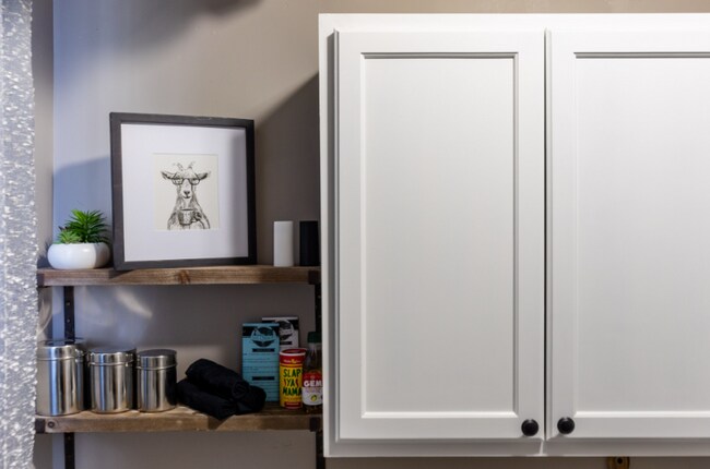 Building Photo - 405 B Williams Ave