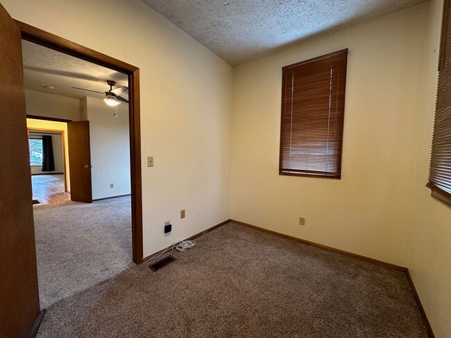 Building Photo - Gonzaga Area 3 Bedroom 1 Bath