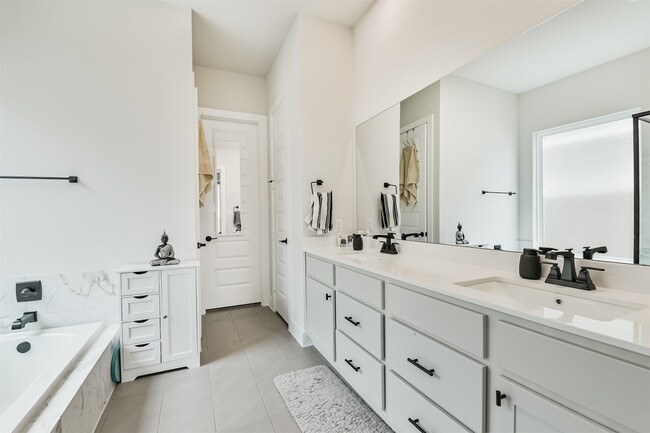 Building Photo - 9243 Trimble Lndg Dr