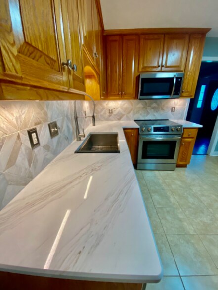 Building Photo - 64 Lakewind Ct