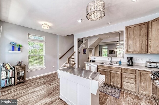 Building Photo - 5807 Pearson Ln