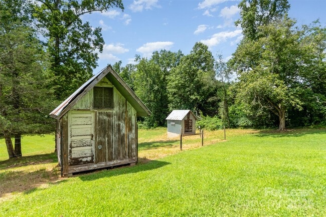 Building Photo - 1164 Bradford Mountain Rd