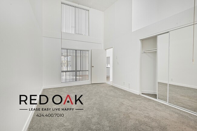 Building Photo - 8430 Cedros Ave