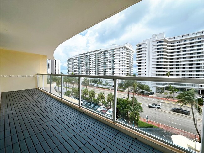 Building Photo - 5600 Collins Ave