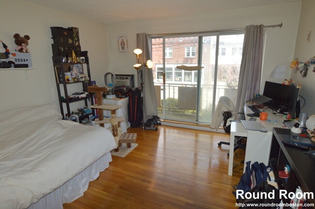 Building Photo - 383 Langley Rd