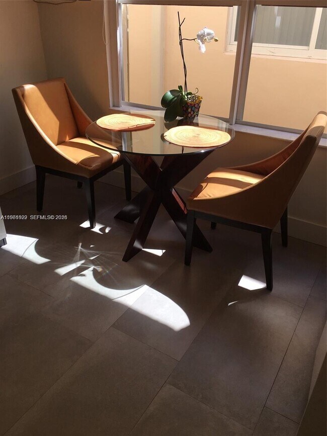 Building Photo - 119 Menores Ave