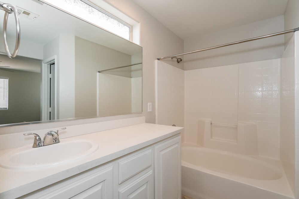 Building Photo - 530 Eresma St