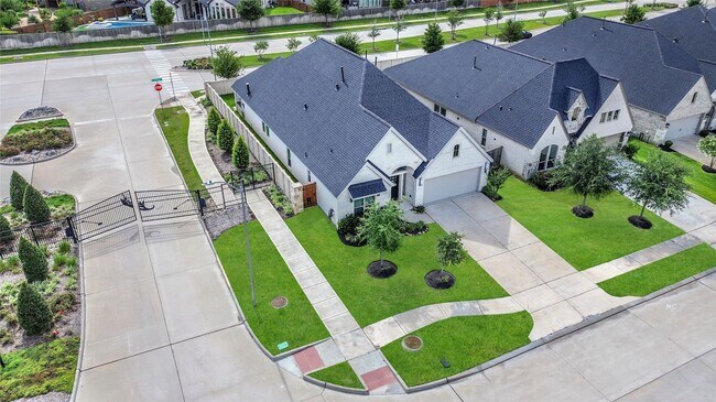 Building Photo - 2130 Coyote Run Dr