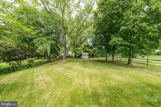 Building Photo - 11733 Ambleside Dr