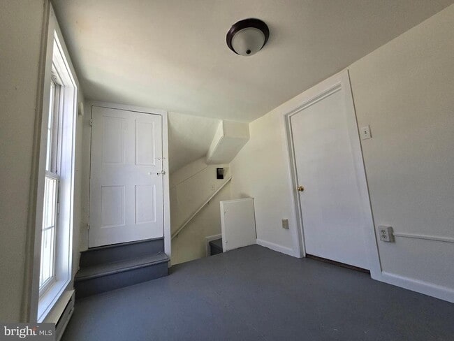 Building Photo - 76 Chestnut St