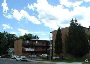 Building Photo - Collegiate Inn