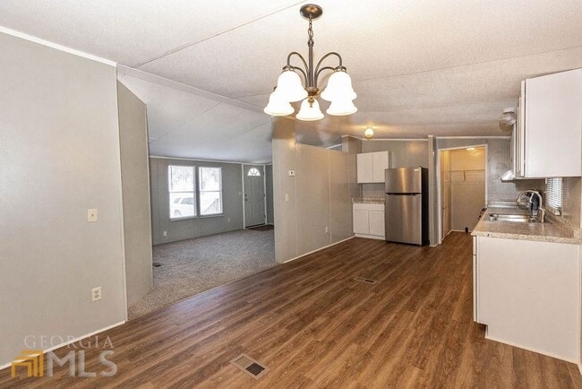 Building Photo - 108 Sherwood Rd