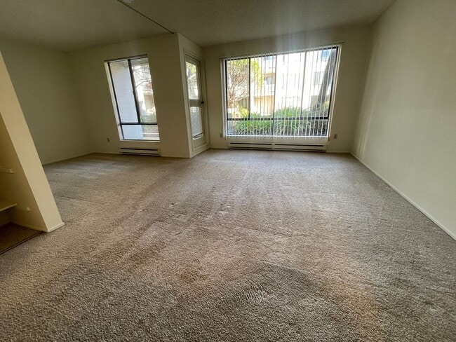 Building Photo - STUDIO First Floor Apartment Available in ...