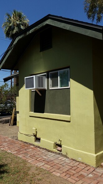 Building Photo - 312 W Lynwood St