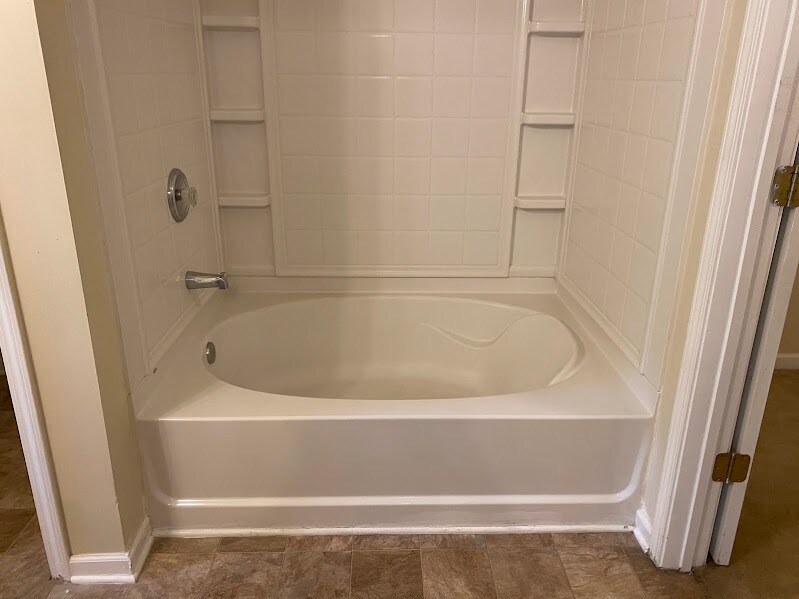 2ND MASTER BATHROOM - 2858 Parkway Close