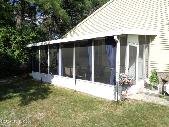 Building Photo - 135A Sunset Rd
