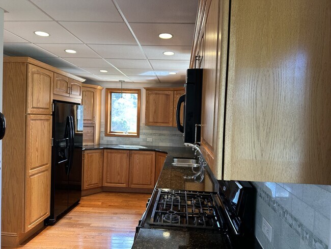 Building Photo - 138 New York Ave