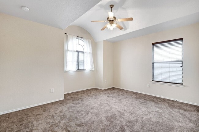 Building Photo - 10410 Weser Ln