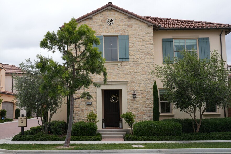 Building Photo - 145 Plum Lily