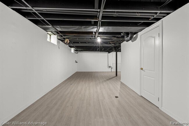 Building Photo - 20558 Oakfield Ave