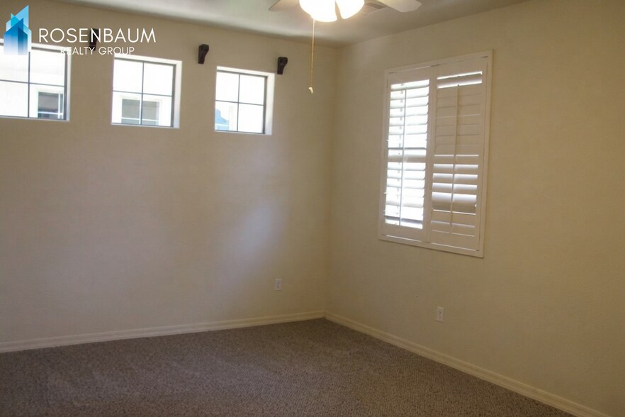 Building Photo - Stunning 3bedroom, 2 bathrooms home in the Prescott Lakes Community!