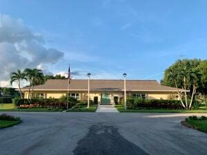 Building Photo - 5061 Lakefront Blvd