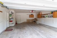 Building Photo - BEAUTIFUL 4BD SPLIT-LEVEL HOME in VILLA LO...