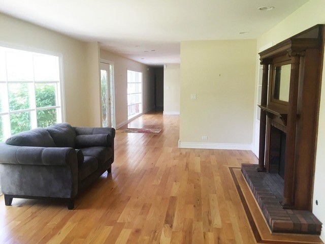 Living Room - 883 Oakhurst Ln