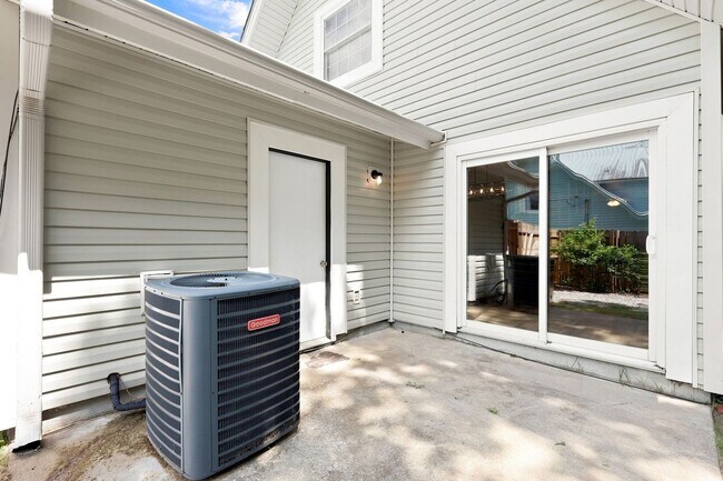 Building Photo - 314 Linwood Dr