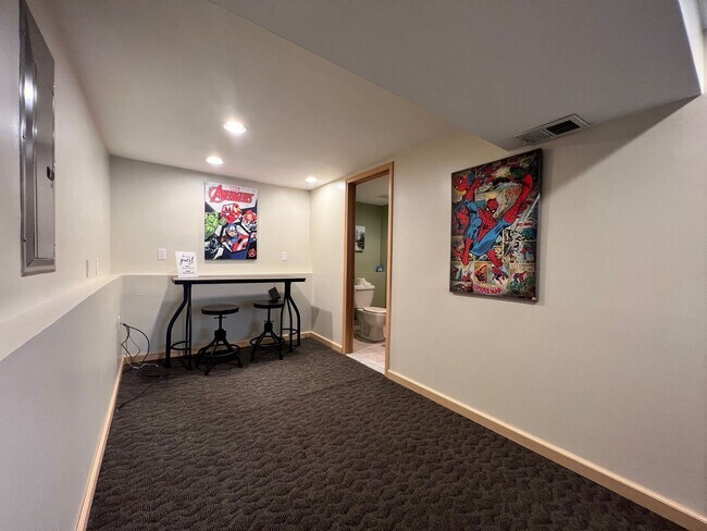 Building Photo - Private Pool, Firepit, BBQ - A FUN place t...