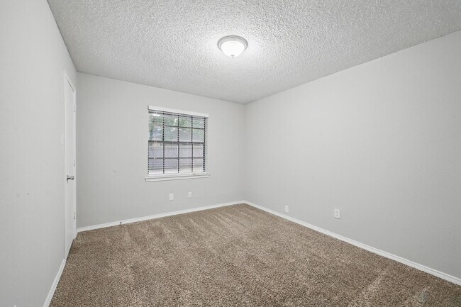 Building Photo - Charming Updated Home Near DFW Airport | 3...