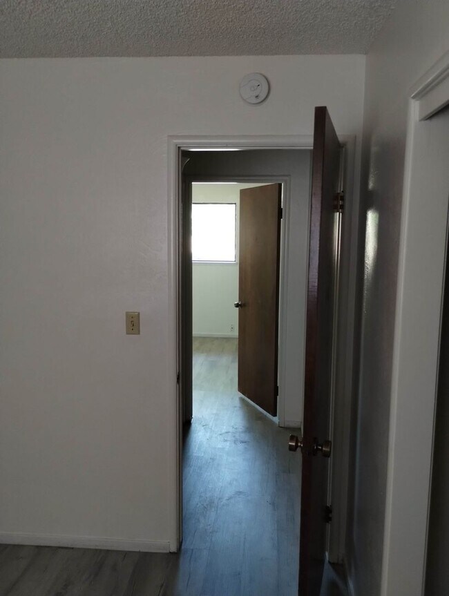 Building Photo - Two Bedroom Apartment Coming Soon! This Wi...
