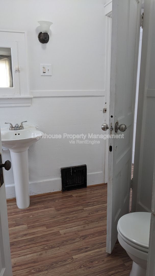 Building Photo - 511 Locust St