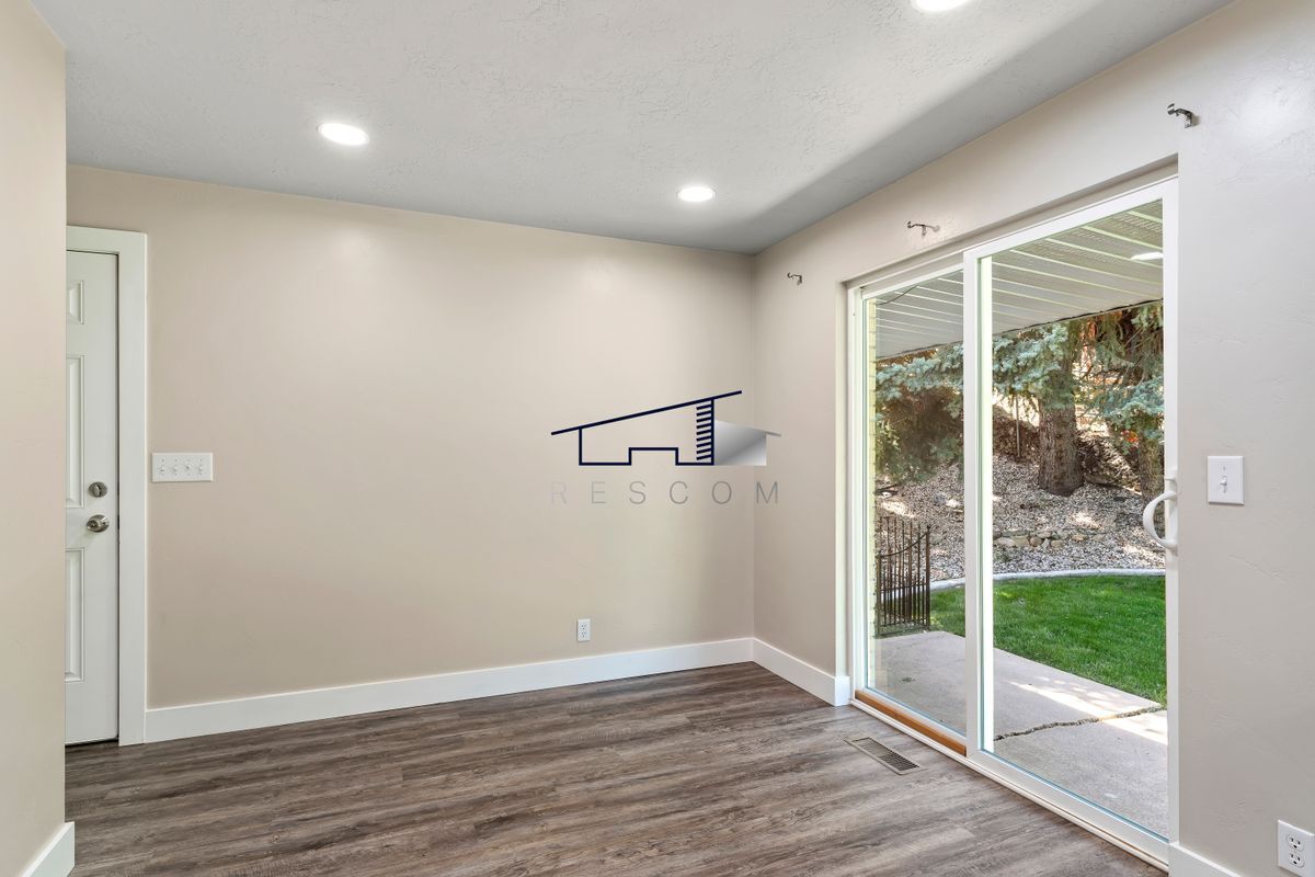 Building Photo - 1334 Henderson Dr