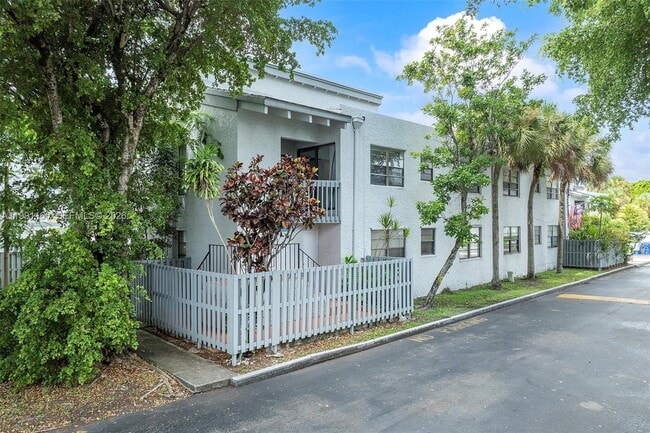 Building Photo - 10542 NW 7th Terrace