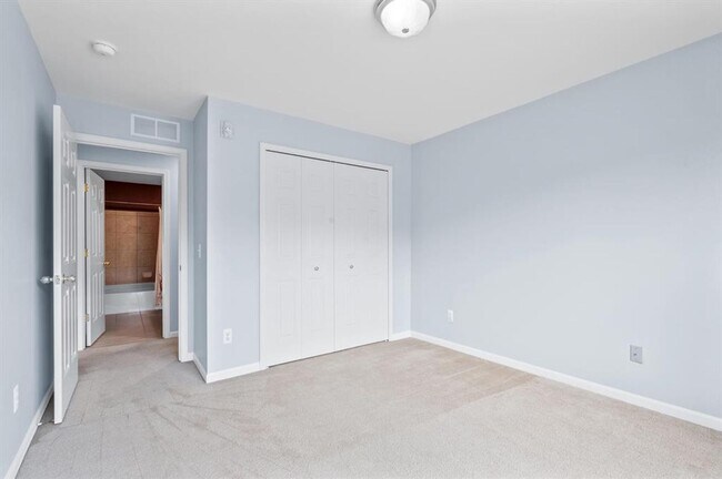 Building Photo - 11337 N Woods Dr