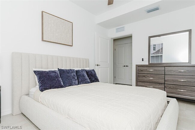 Building Photo - 5661 Melbourne Ct