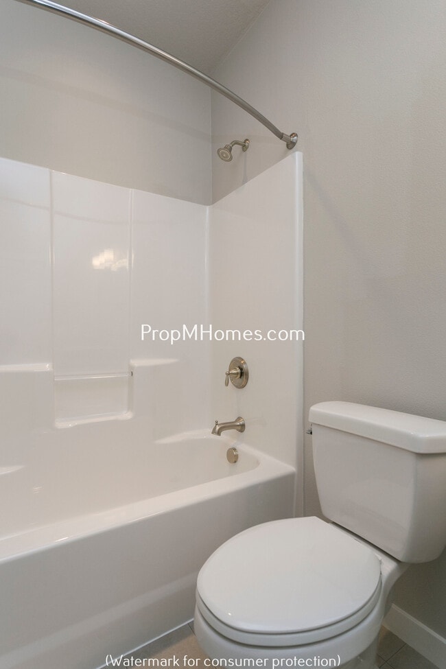 Building Photo - Beautiful Three Bedroom Row Home In Highly Desired Villebois Community!