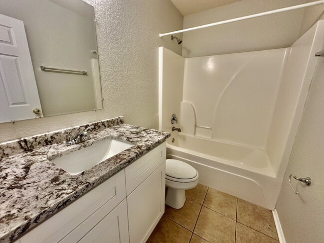 Building Photo - Three Bedroom, University Park Home!
