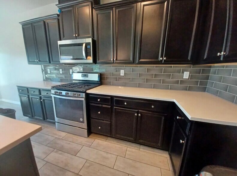 Building Photo - 1917 Winesap Ct