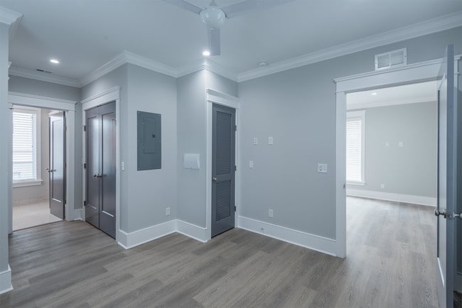 Building Photo - 4 Sanctuary Ct