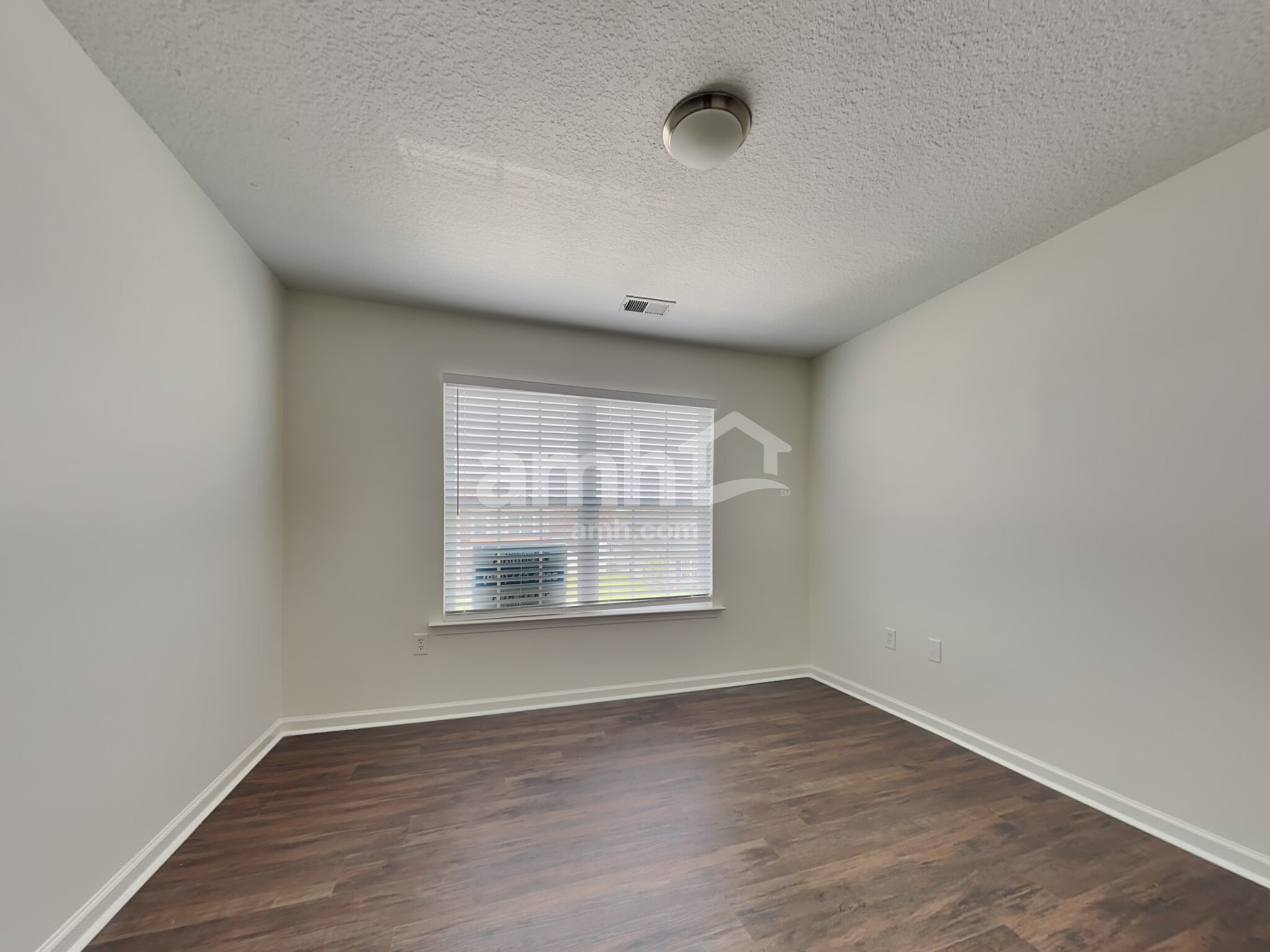Building Photo - 60 Rhett Ln